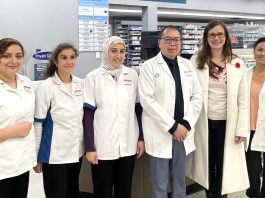 列治文省議員葛凱莉探訪藥局強調接種流感與新冠疫苗重要性 flickr.com